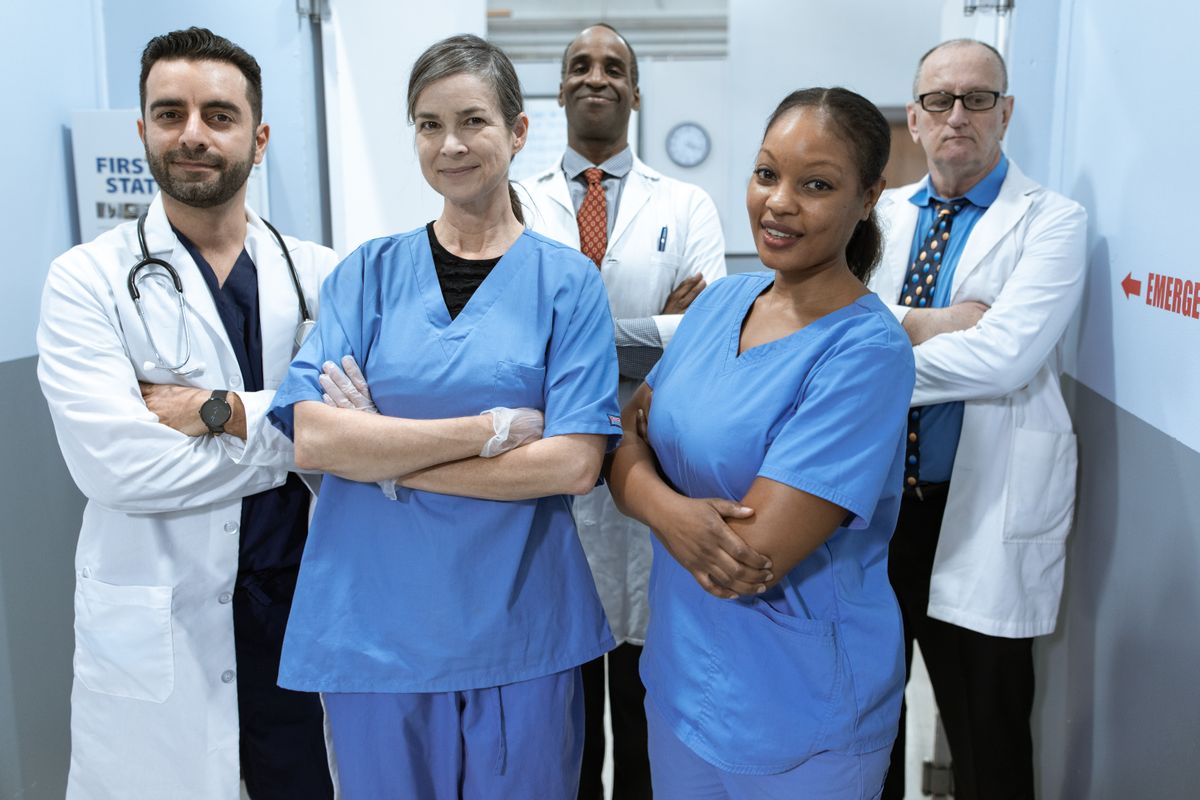 Equipo de salud trabajando con Perseus